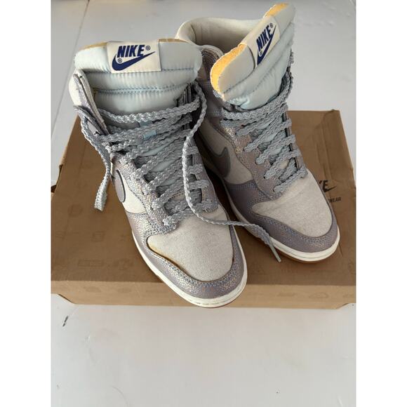 Nike women’s dunk sky high silver 6.5Y - Picture 2 of 9